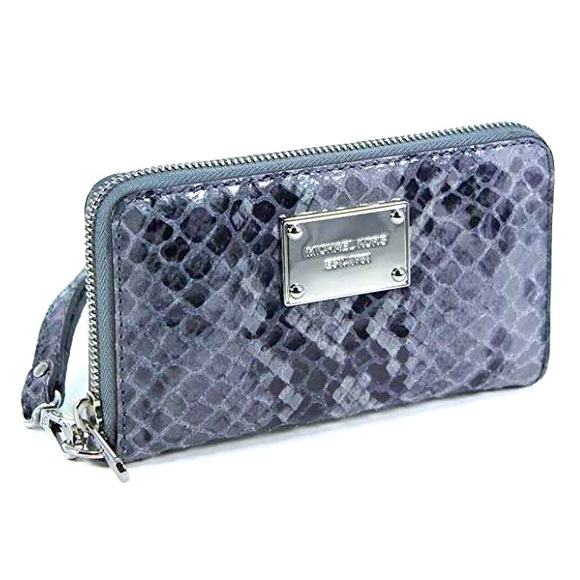 Michael Kors Snake Embossed wristlet - Picture 1 of 6